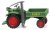 Traktor Fendt med tillhörande redskap.
