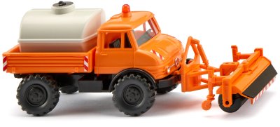 Unimog U 406. Orange.