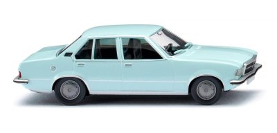 Opel Rekord D. Ljusblå.