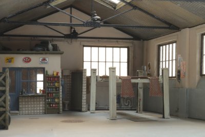 Garage med Inredning. Byggsats.