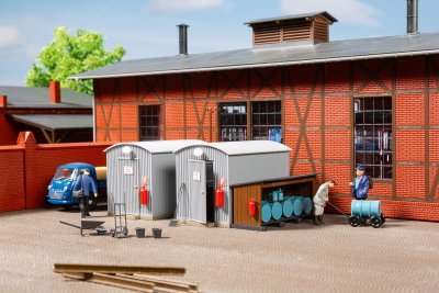 Plåtskjul för oljelagring. 