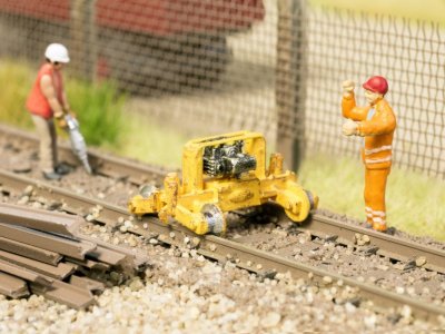 Track Lifting Device