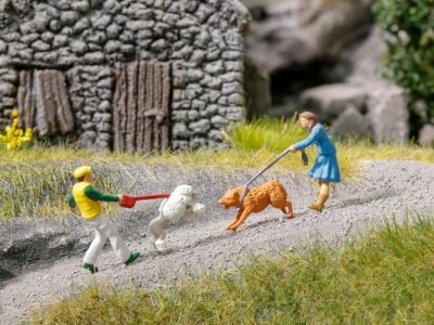 Funny-Scenes "Dog Encounter"