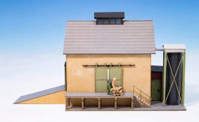 Kylförråd med ramper och kontorsbyggnad
