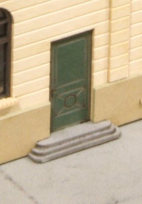 Stadshus med butikslokal.