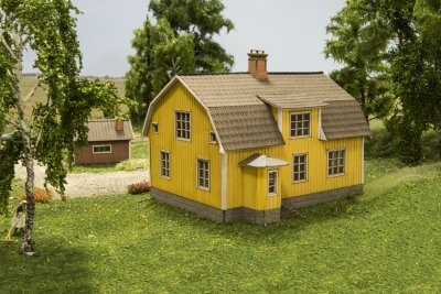 Svensk Villa. Gul.