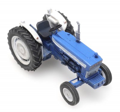 Traktor Ford 5000.