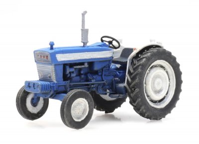 Traktor Ford 5000.
