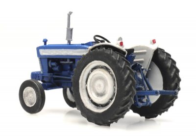 Traktor Ford 5000.