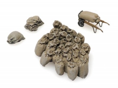 Jutesäckar & kärra.