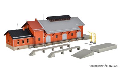 Godsmagasin med extra lastbrygga.