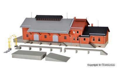 Godsmagasin med extra lastbrygga.