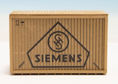 Trälåda “Siemens & Halske”.