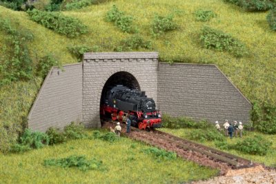 Tunnelportal. N-skala