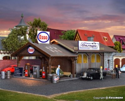 Pfizis Garage & bensinstation.