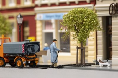 Unga/nyplanterade träd. 10-p.