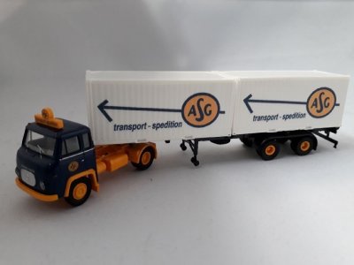 Lastbil Scania LB 76 med släp ASG.