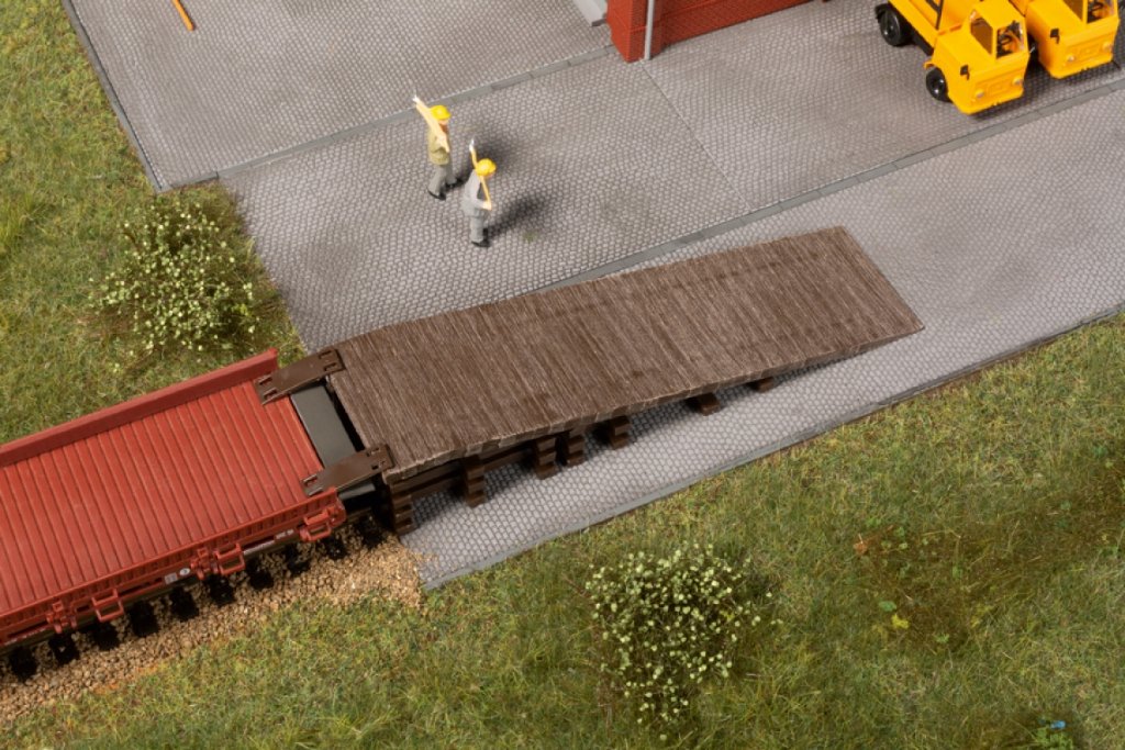 Railroad maintenance with Ramp. - Auhagen - Pervald.se